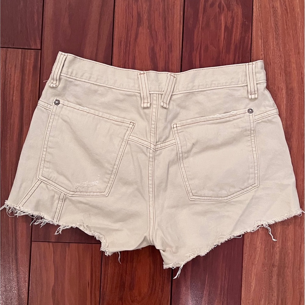 We The Free People Now or Never Cut Off Denim Shorts Distressed Ecru Size 26 - Picture 8 of 10